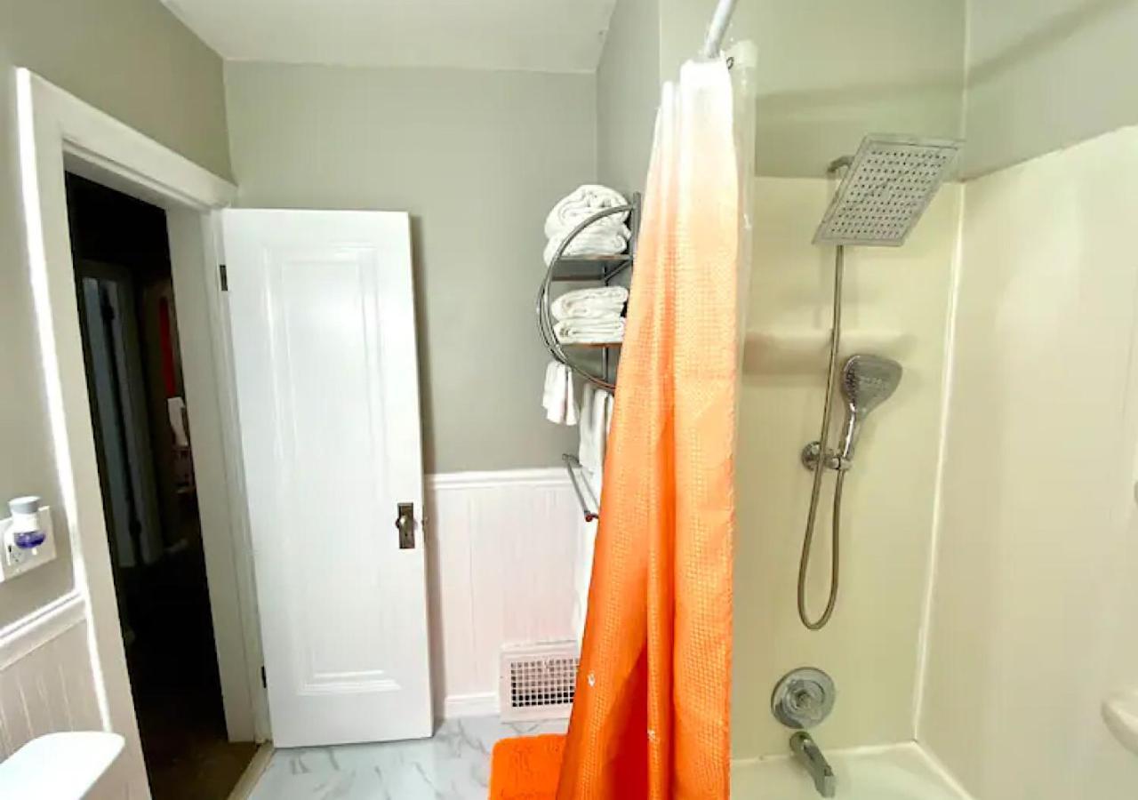 La Naranja Retreat - Cozy Duplex Near Downtown With Parking, 300 Mb Wifi & Self Check In Vila Cleveland Exterior foto